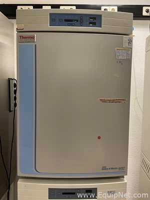 Lot 225 Listing# 951316 Thermo Fisher Scientific Forma 3121 Series II Water Jacketed 184 Litre CO2 Incubator