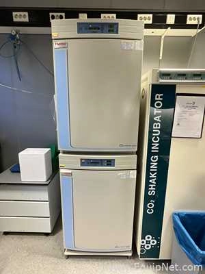 Lot 73 Listing# 782000 Thermo Fisher Scientific Forma 3121 Series II Water Jacket Double Stacked 184 Litre CO2 Incubators