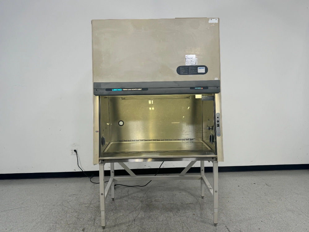 Labconco Purifier Class II 4' Biosafety Cabinet