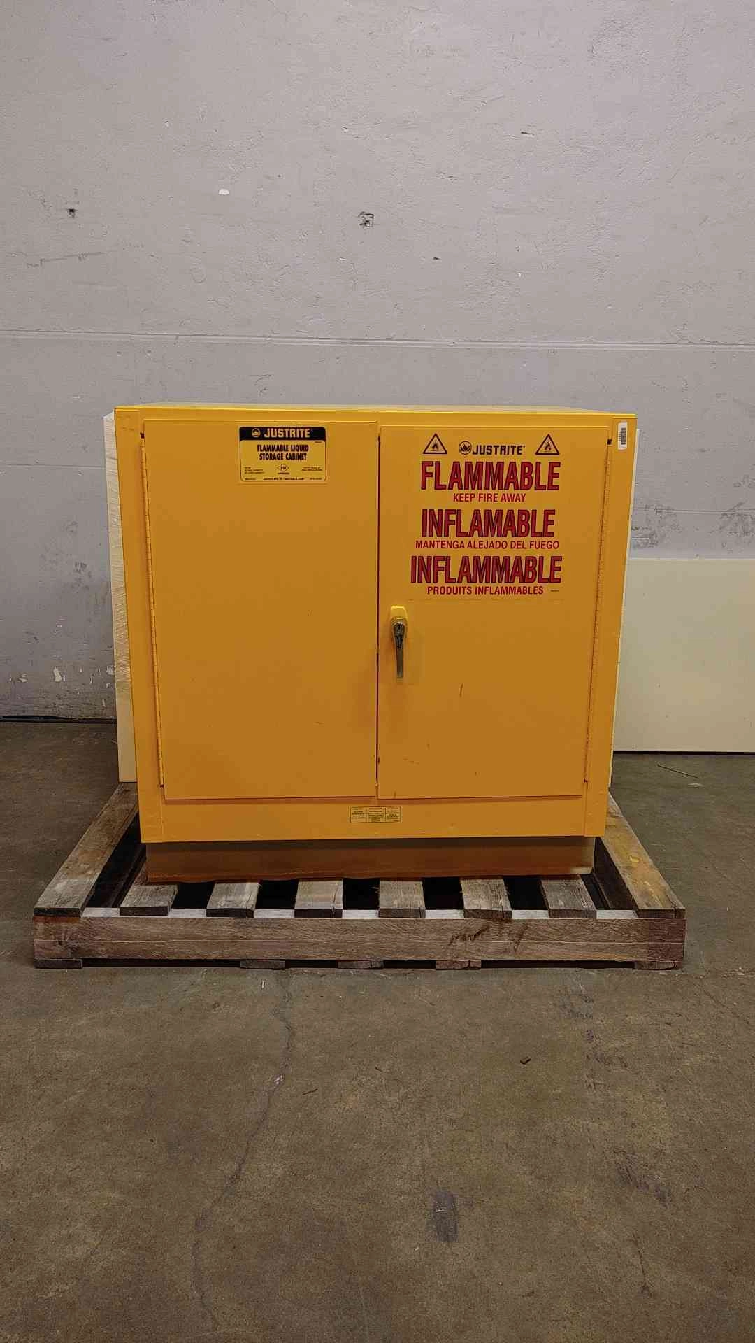 Justrite Flammable Liquid Storage Cabinet 22 Gal RMO8445