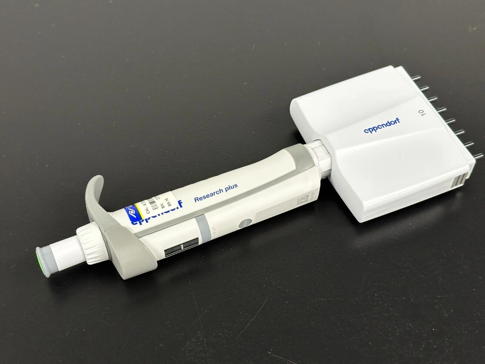 Eppendorf Research Plus manual pipette 8-channel m