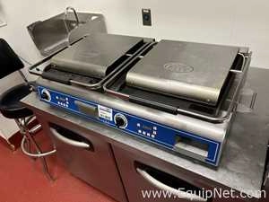 Lot 21 Listing# 960440 Globe GPGDUE14D Deluxe Double Sandwich Grill