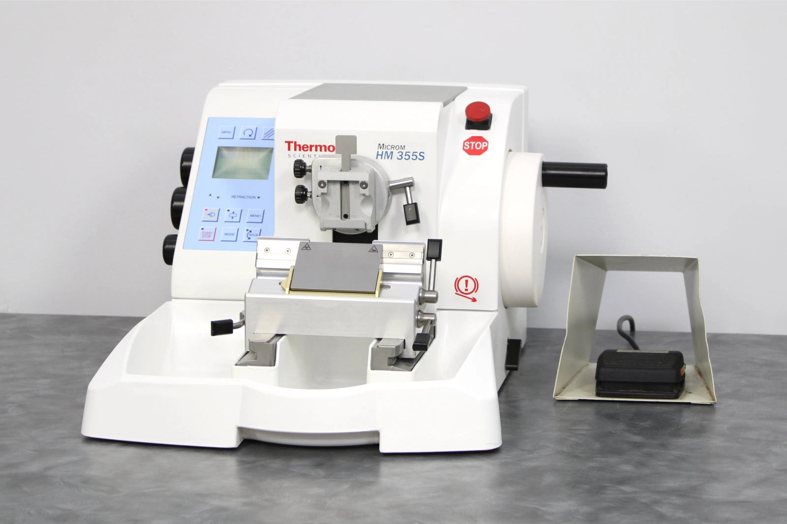 Thermo Microm HM 355 S Motorized Rotary Microtome 905200 with Knife Holder