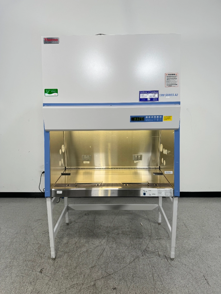 Thermo Scientific 1300 Series A2 4' BioSafety Cabinet