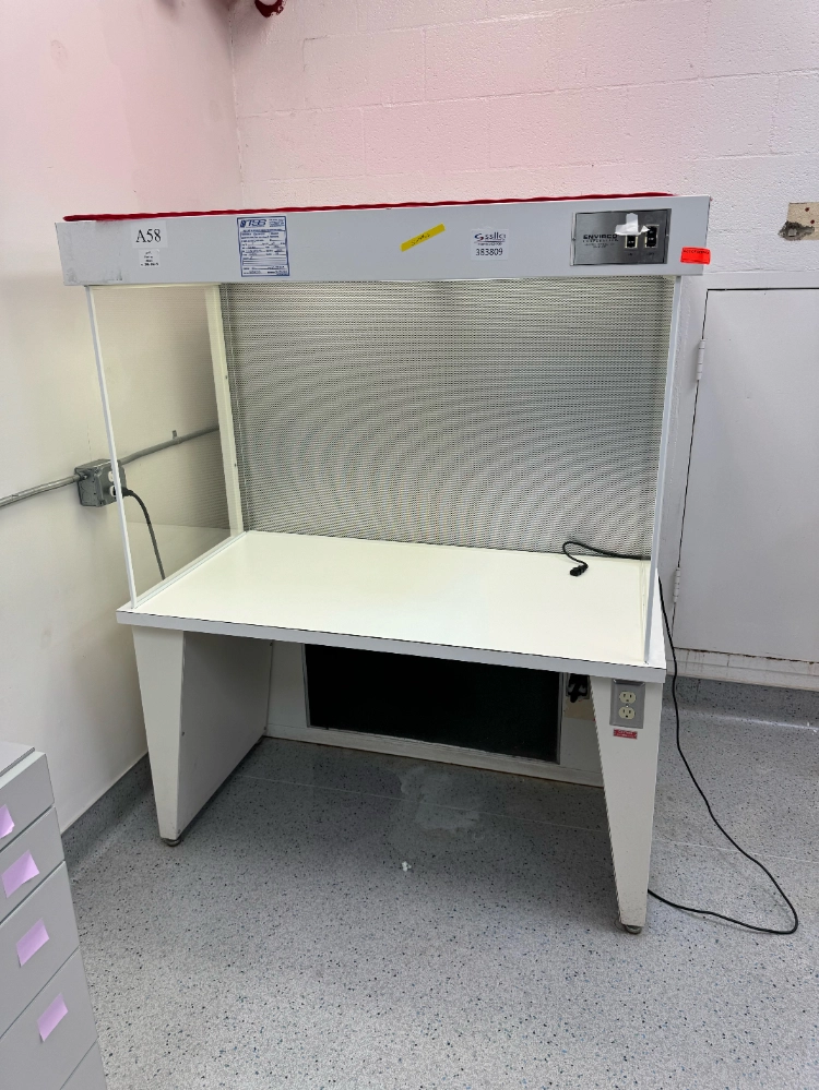 Envirco 5' Laminar Flow Hood