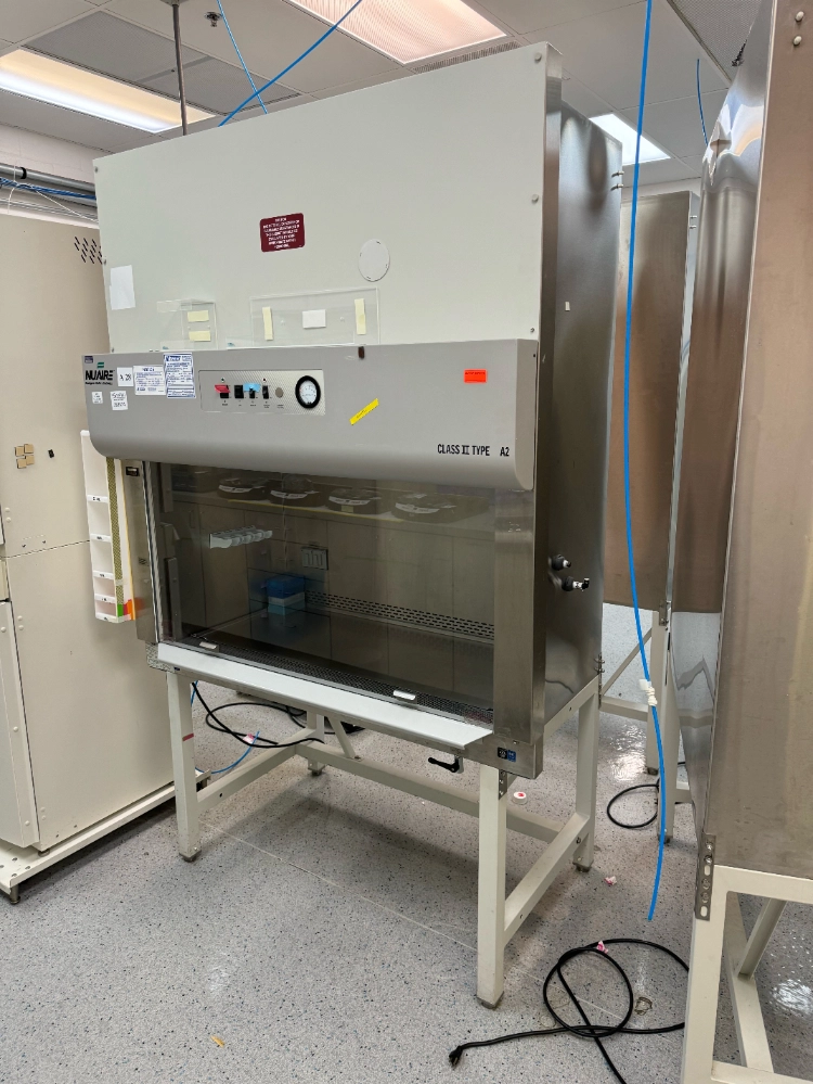 Nuaire Class II Type A2 4' BioSafety Cabinet