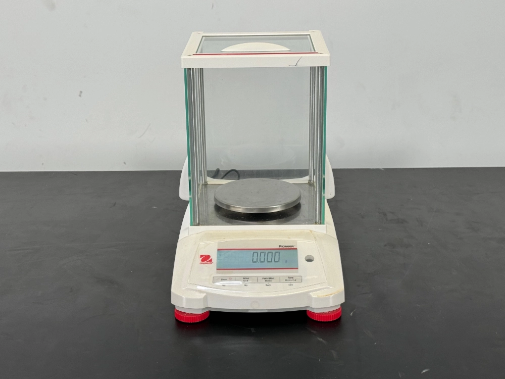 OHAUS Pioneer Analytical Balance