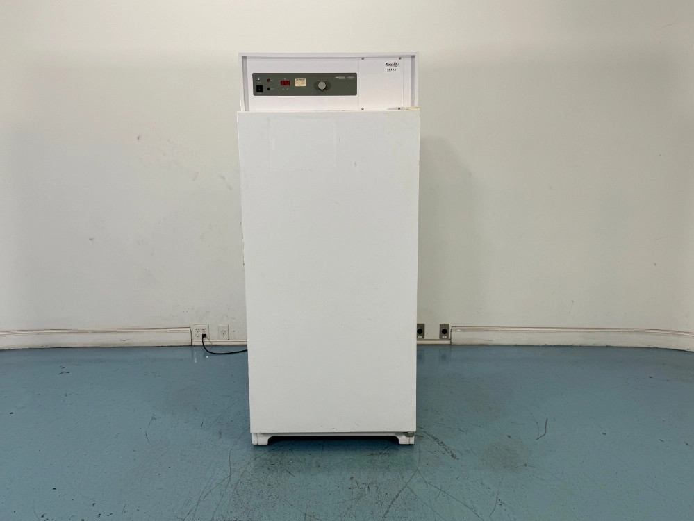 VWR Model 2020 Low Temperature Incubator