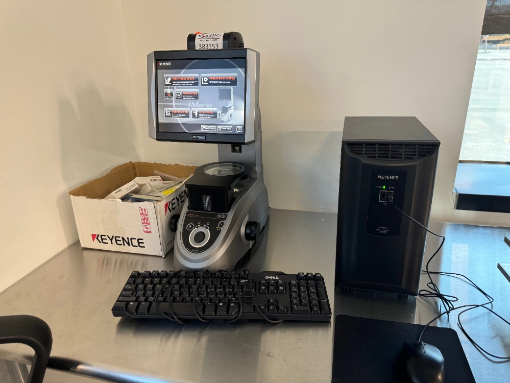 Keyence IM-6020 Image Dimension Measuring System