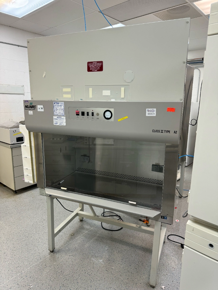 Nuaire Class II Type A2 4' BioSafety Cabinet