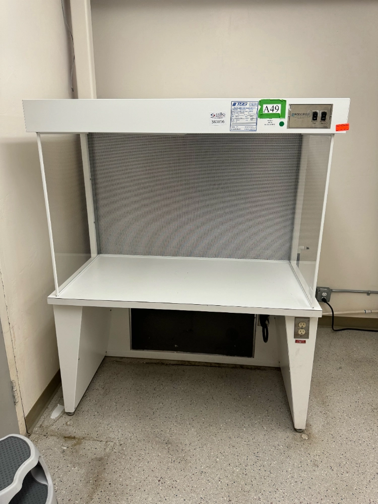 Envirco 5' Laminar Flow Hood