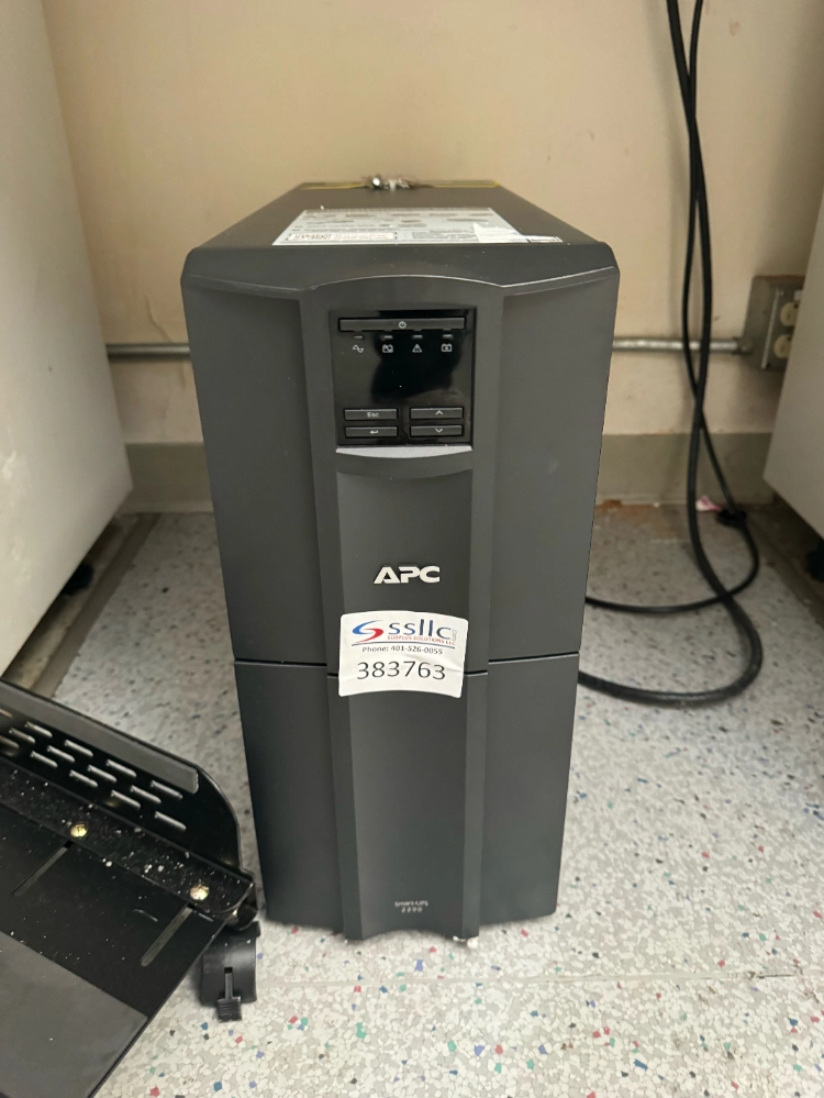 APC Smart-UPS 2200 Uninterruptible Power Supply