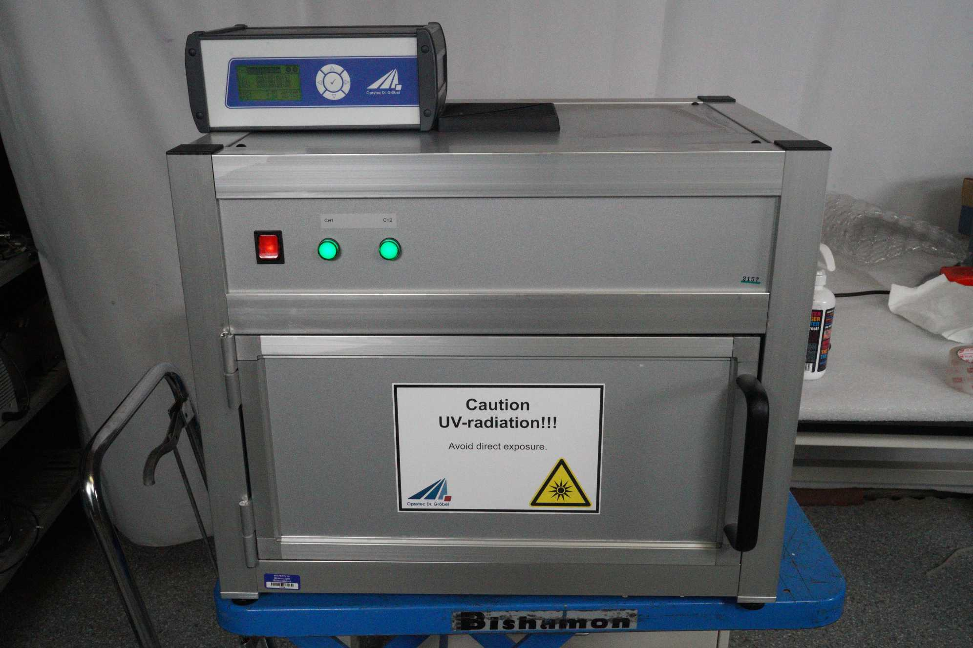 Opsytec Dr. Gröbel Irradiation Chamber BS-02 With UV-Mat Radiation Controller Excellent Condition