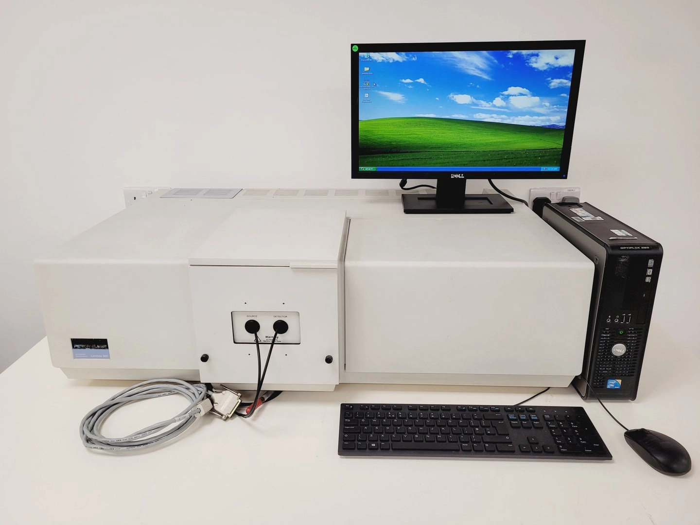 Perkin Elmer Lambda 900 UV/VIS/NIR Spectrometer Lab