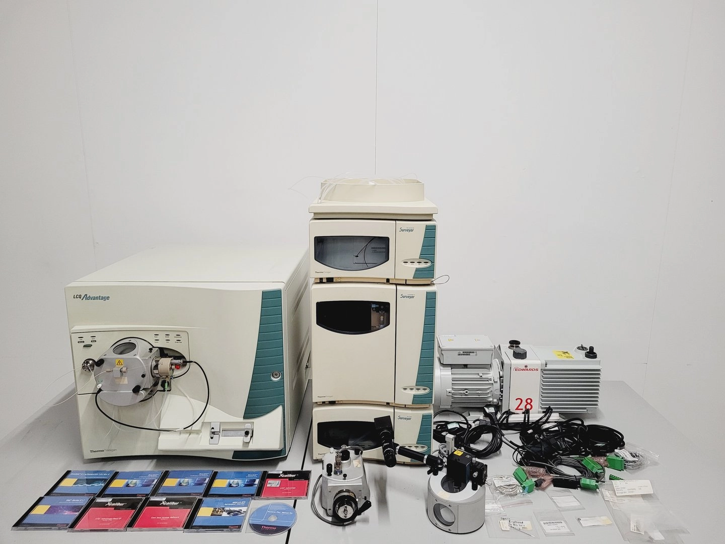 Thermo Finnigan LCQ Advantage Mass Spectrometer Surveyor LC-MS System &amp; Software