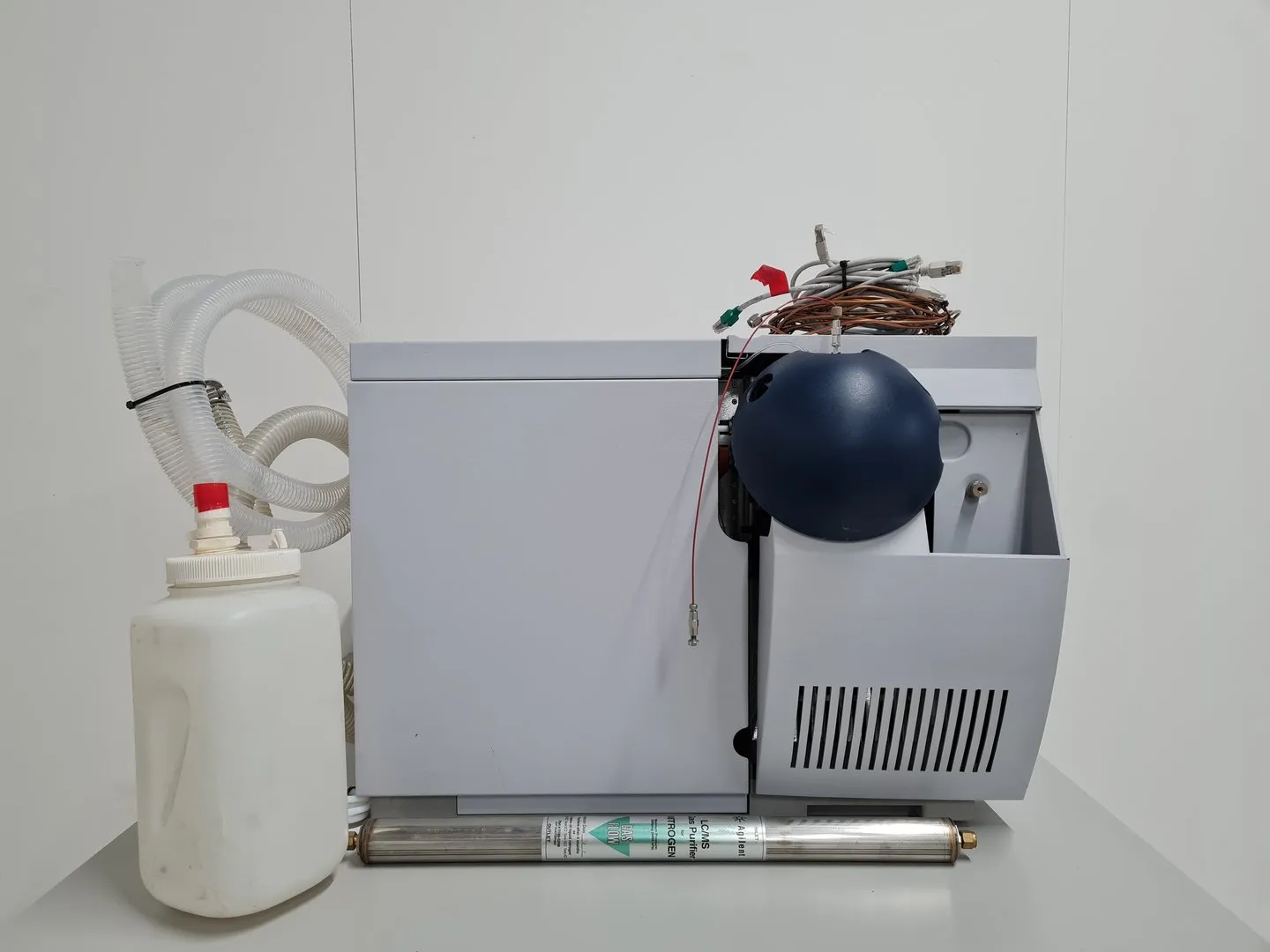 Bruker Esquire 3000 Plus Mass Ion Trap Spectrometer Lab | LabX.com