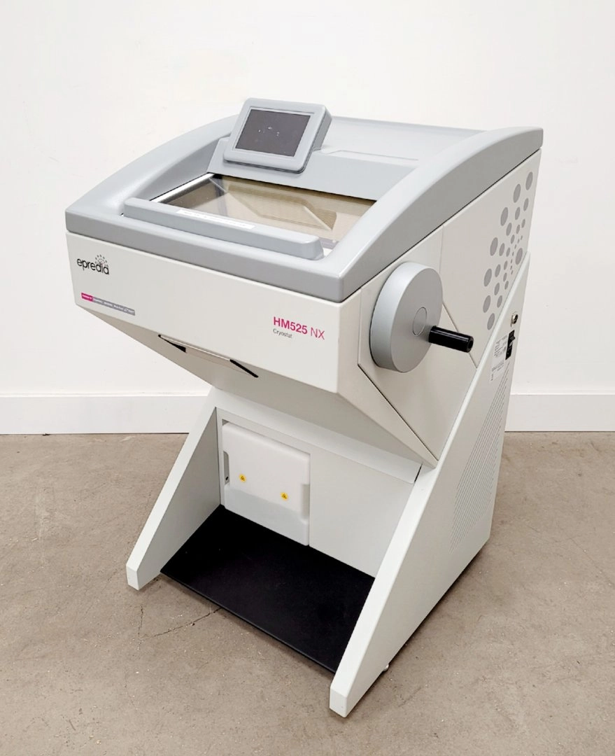 Epredia HM525 NX UV Cryostat (Thermo Shandon) Lab