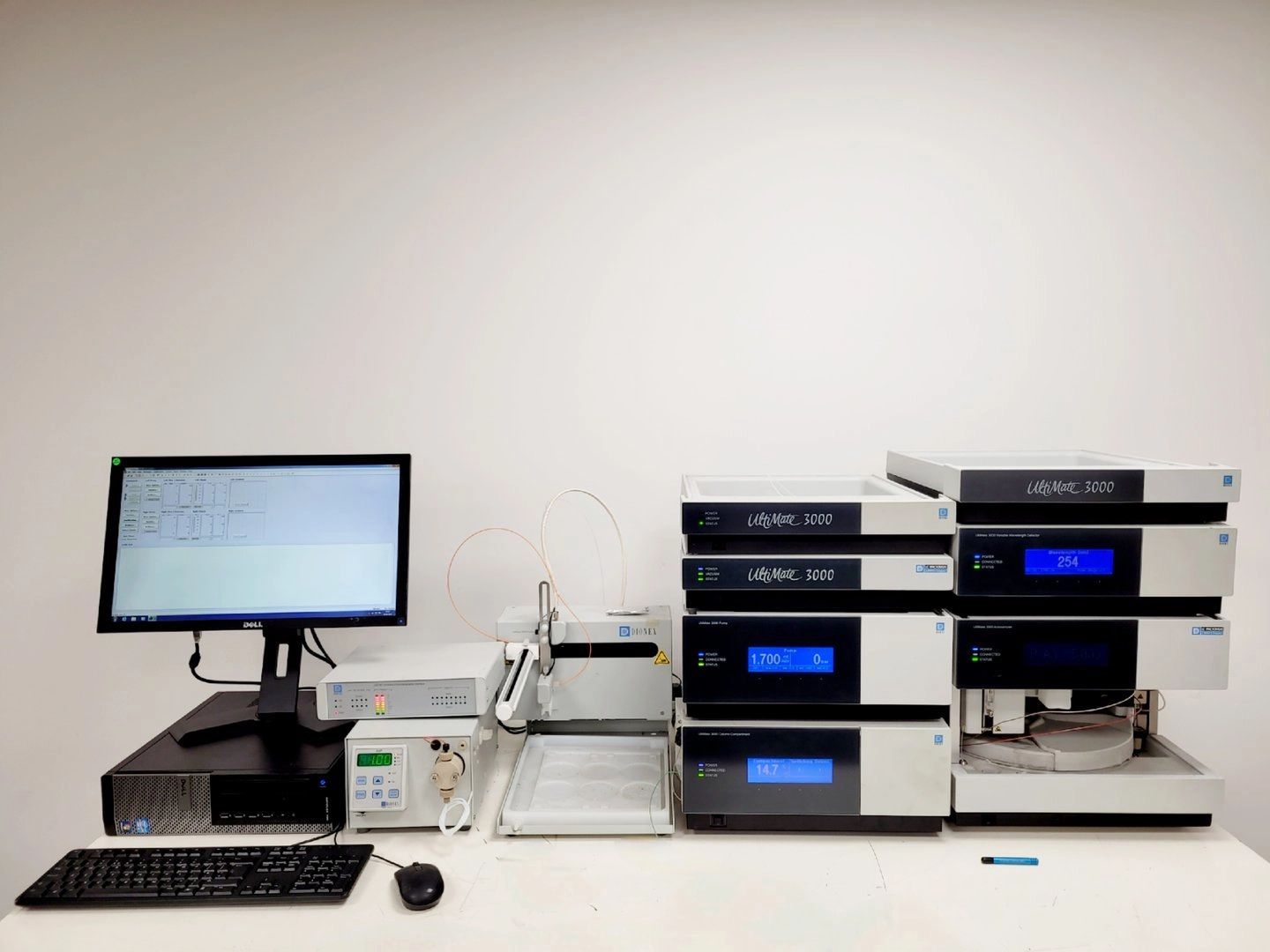 Dionex UltiMate 3000 HPLC System - AXP - VWD-3100 - TCC-3000 SD - SRD-3600 Lab