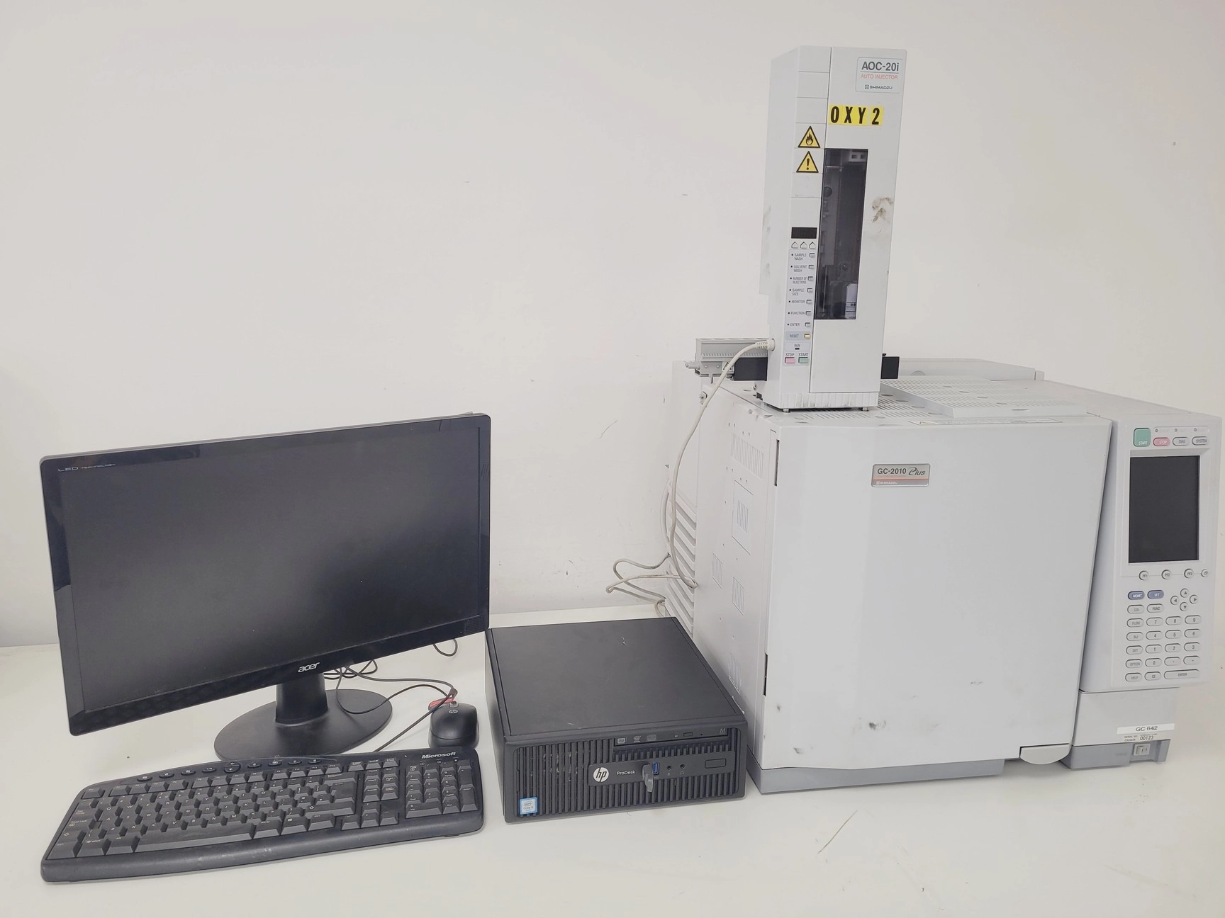 Shimadzu GC-2010 Plus Gas Chromatograph GC with PC &amp; Software lab