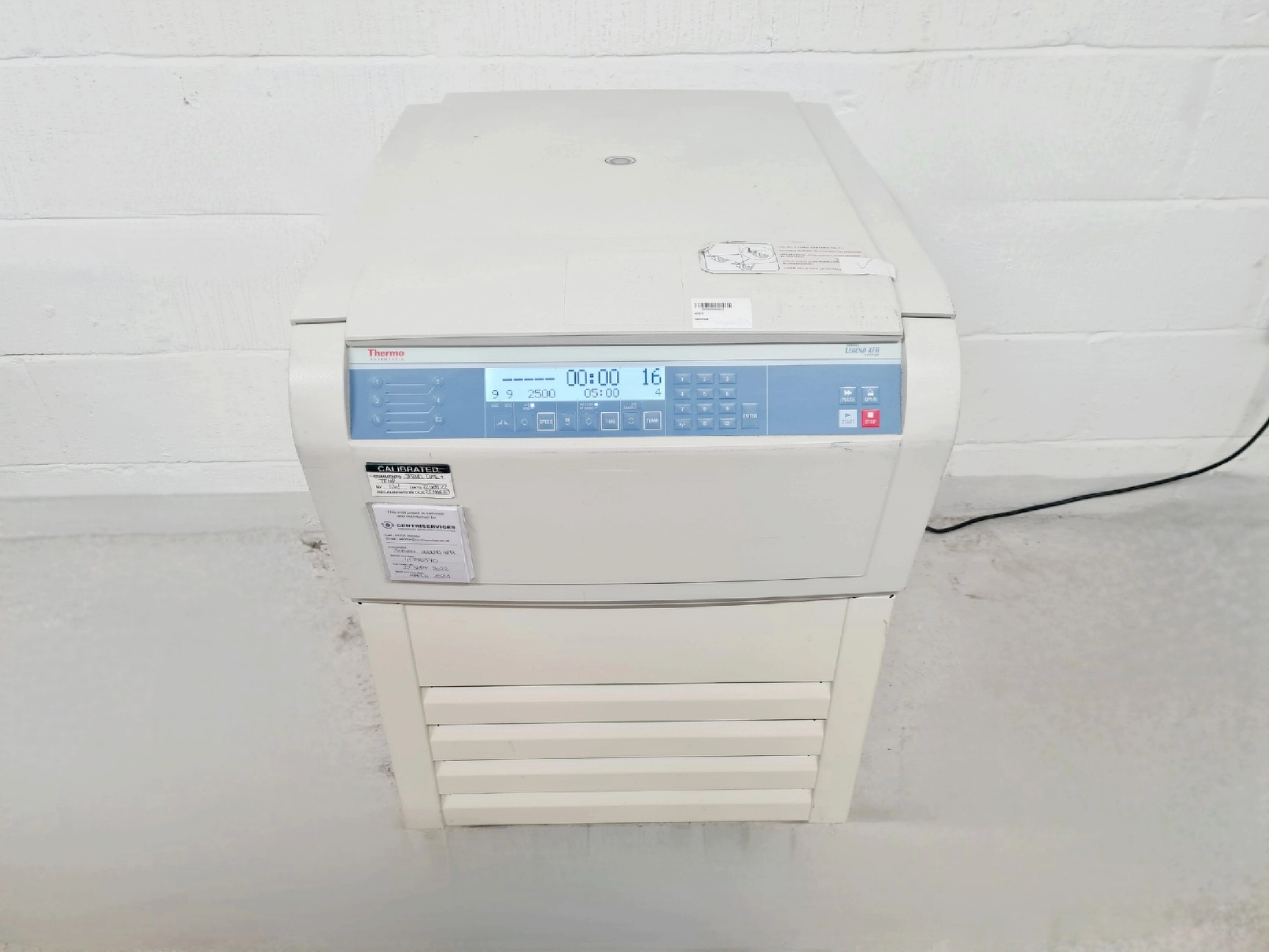 Thermo Scientific Sorvall Legend XFR Centrifuge With 4700rpm Rotor ab