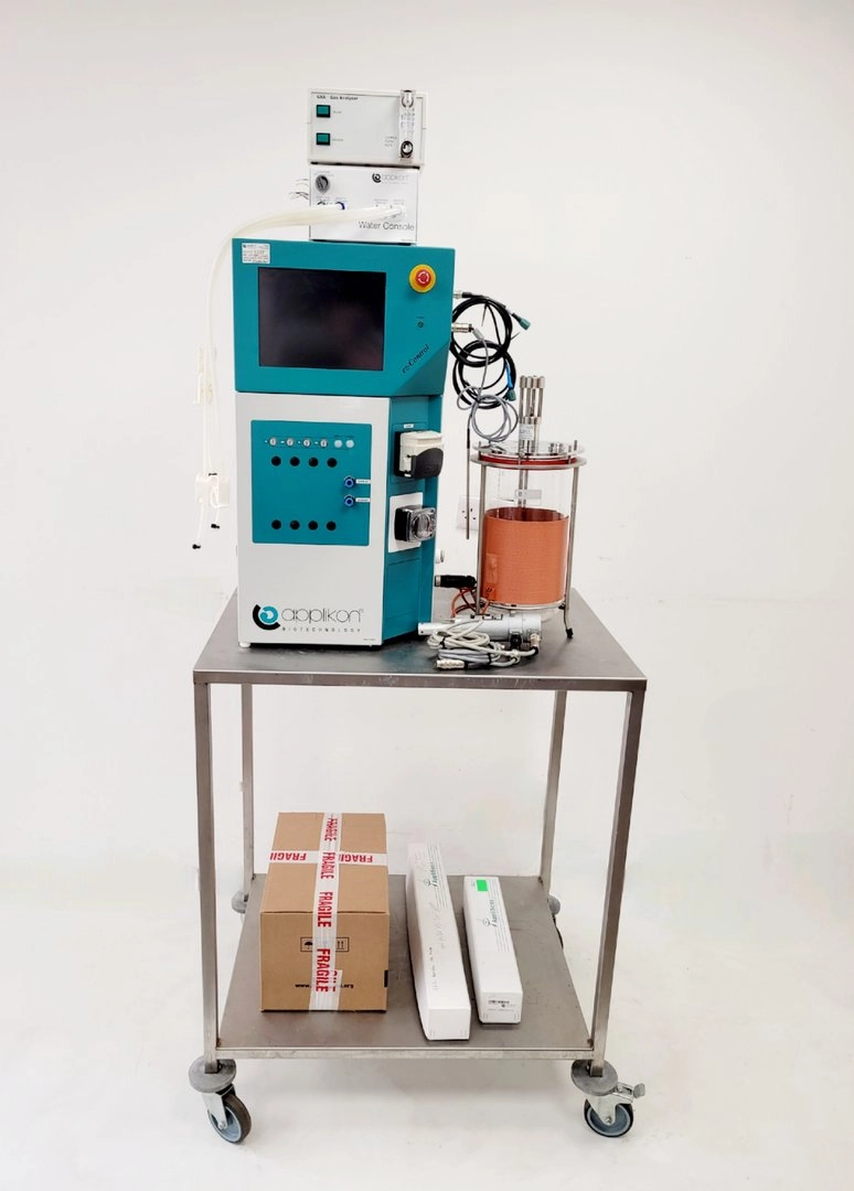 Applikon Biotechnology EZ-Control Bioreactor System Z310110010 Lab