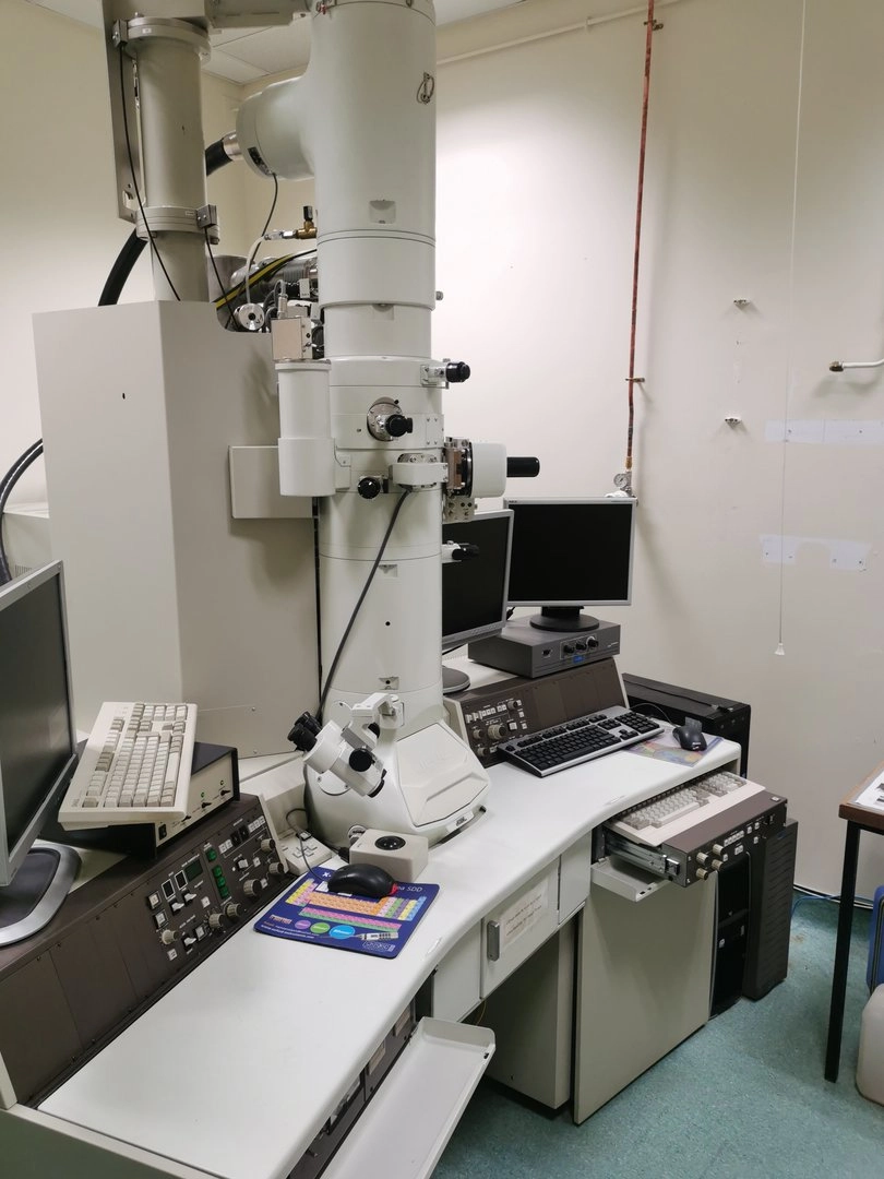 JEOL JEM2011 Transmission Electron Microscope TEM with CCD Camera &amp; EDX System