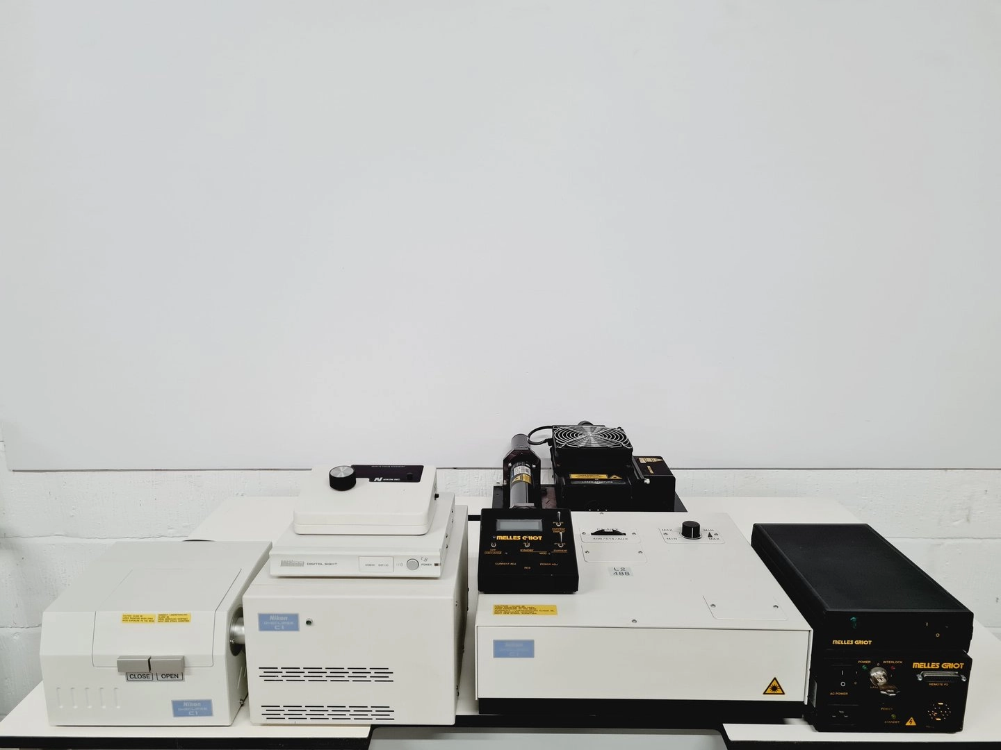 Nikon D-Eclipse C1 Microscope Laser System With Melles Griot Accessories Lab