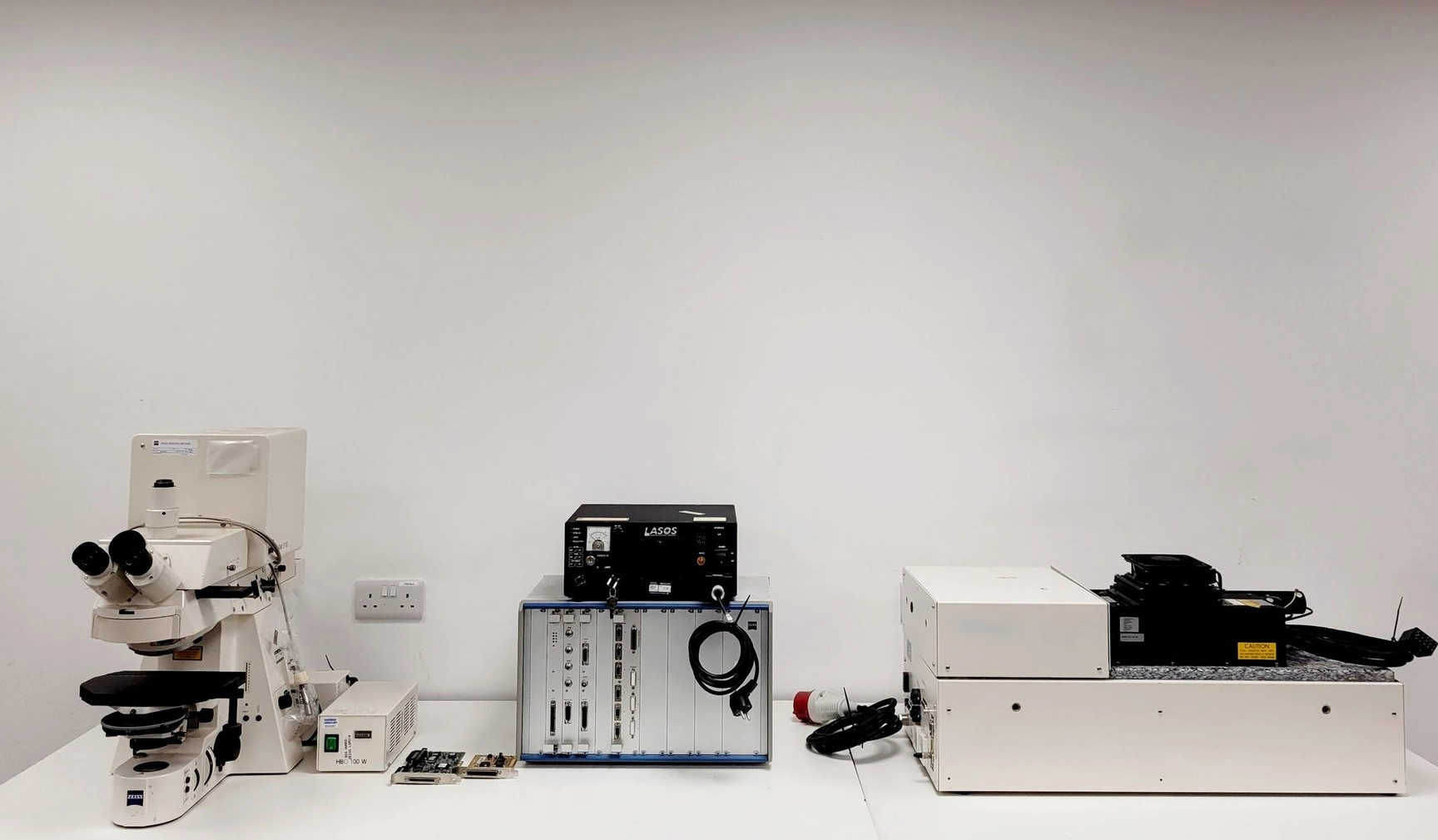 Zeiss Axioplan 2 Microscope + LSM 510 Laser Scanning System Lab