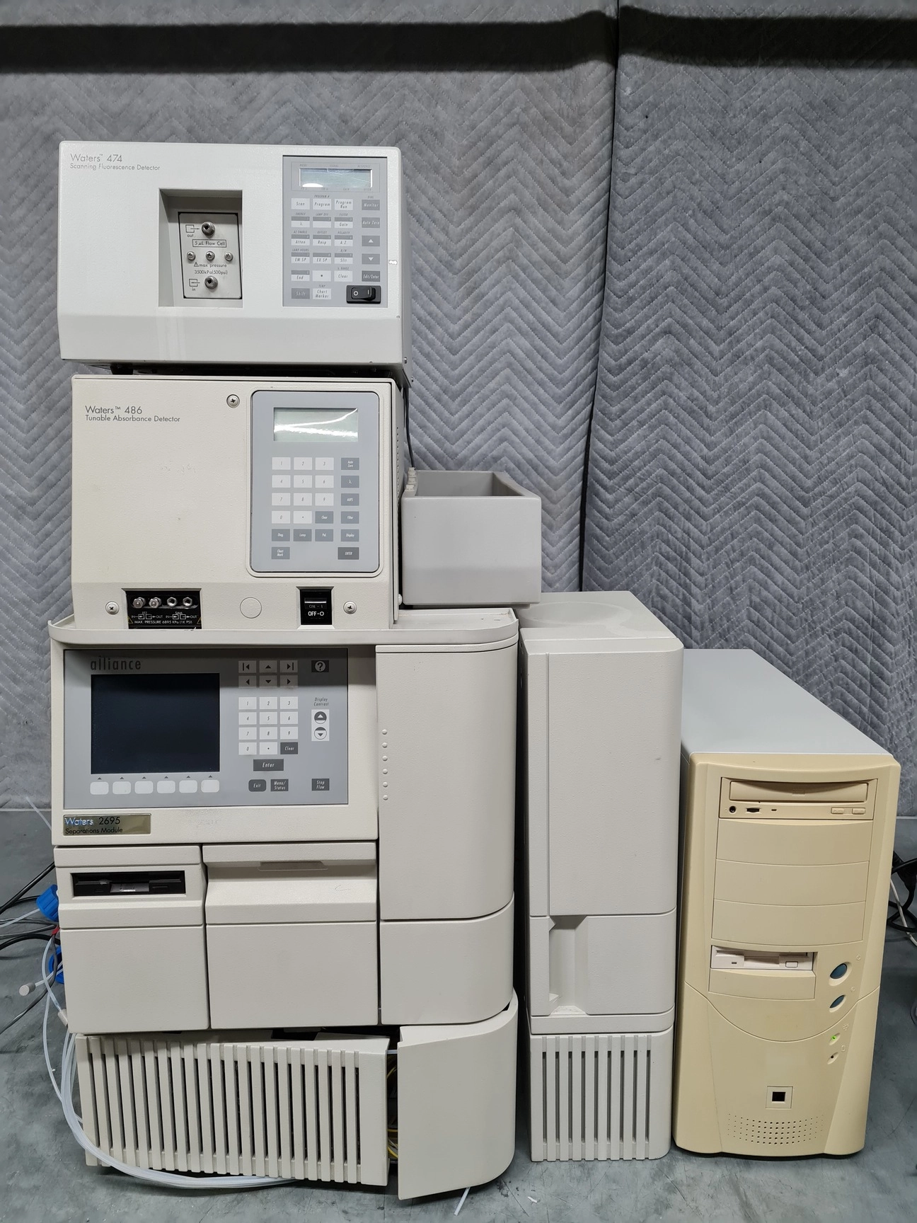 Waters Alliance HPLC System - 2695 Separations, 486, with PC &amp; Software Lab