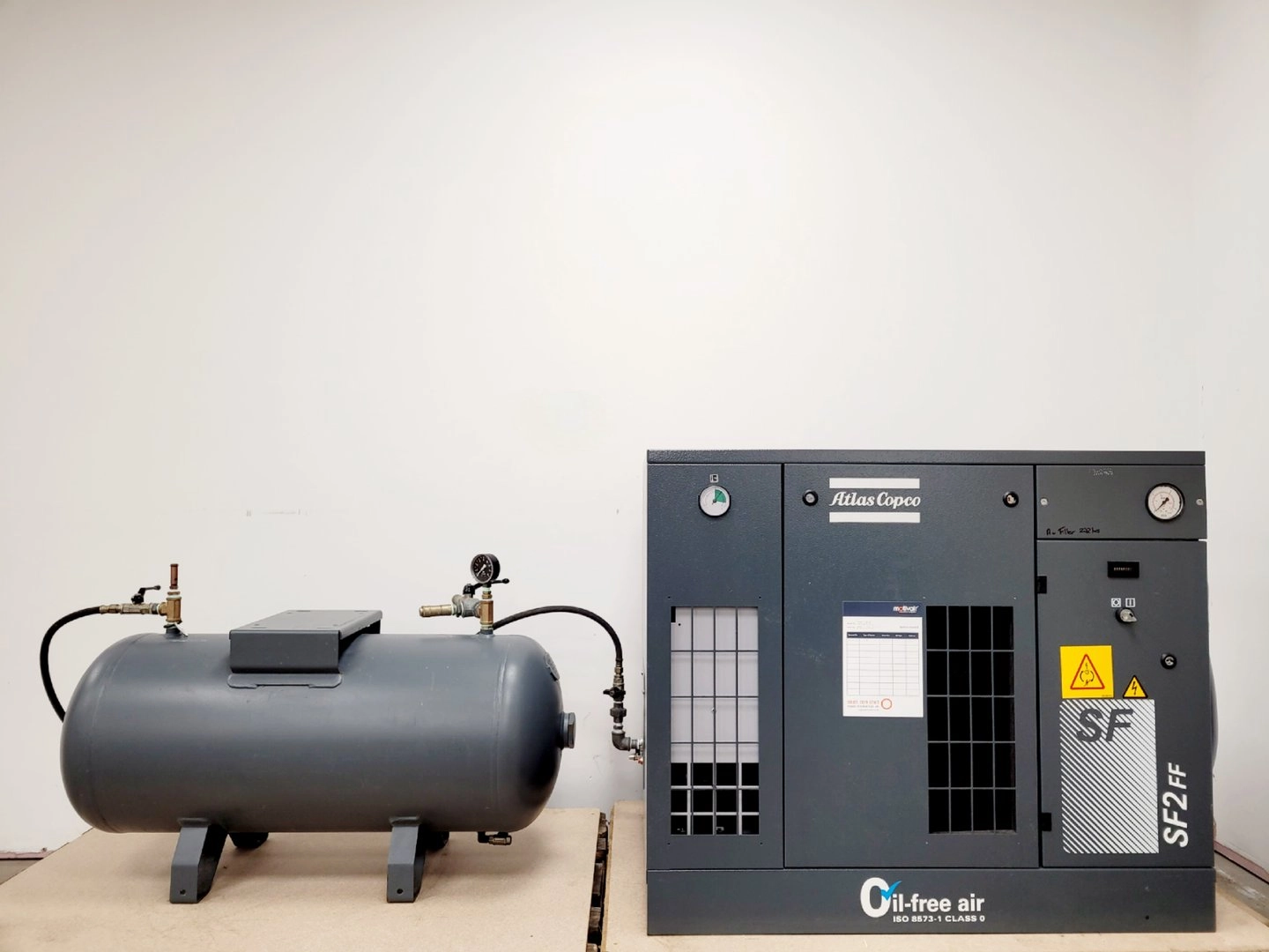 Atlas Copco SF2FF Air Compressor &amp; Air Cylinder