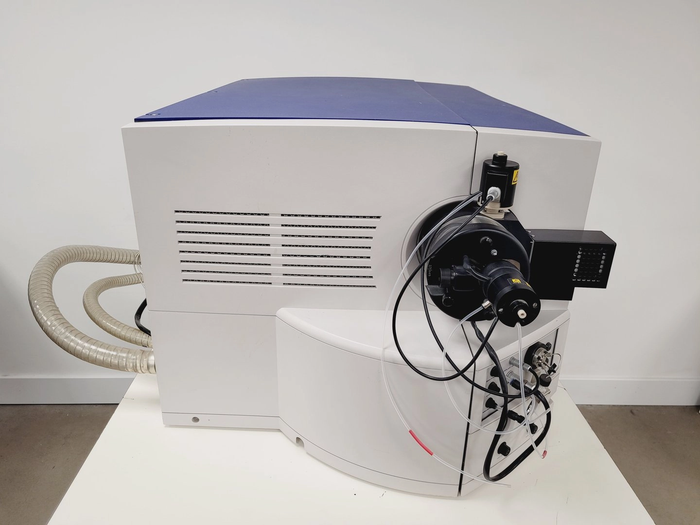 Waters Micromass Q-Tof micro Mass Spectrometer Lab