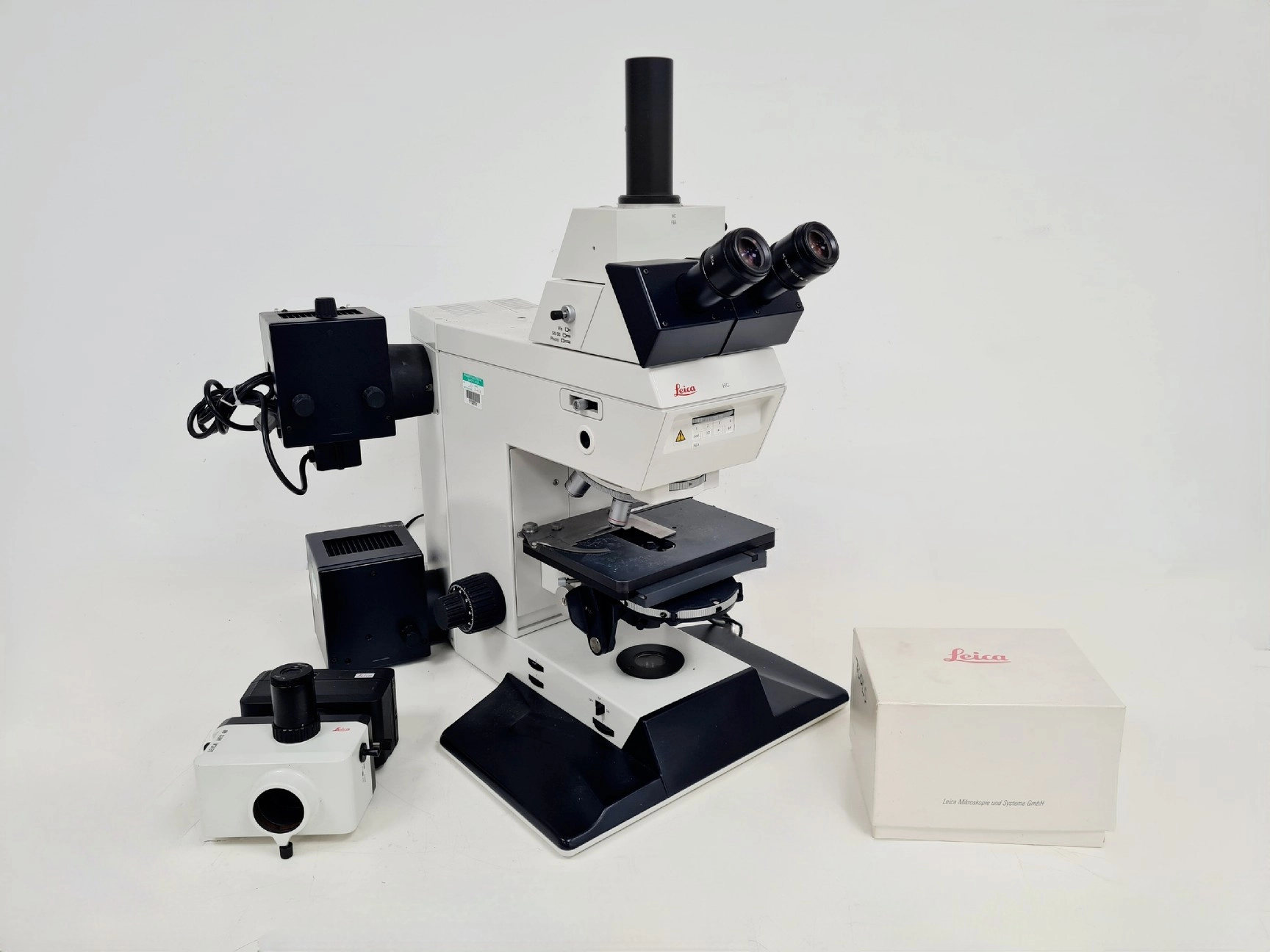 Leica DMR Type 020-525.735 Fluorescence Microscope Lab