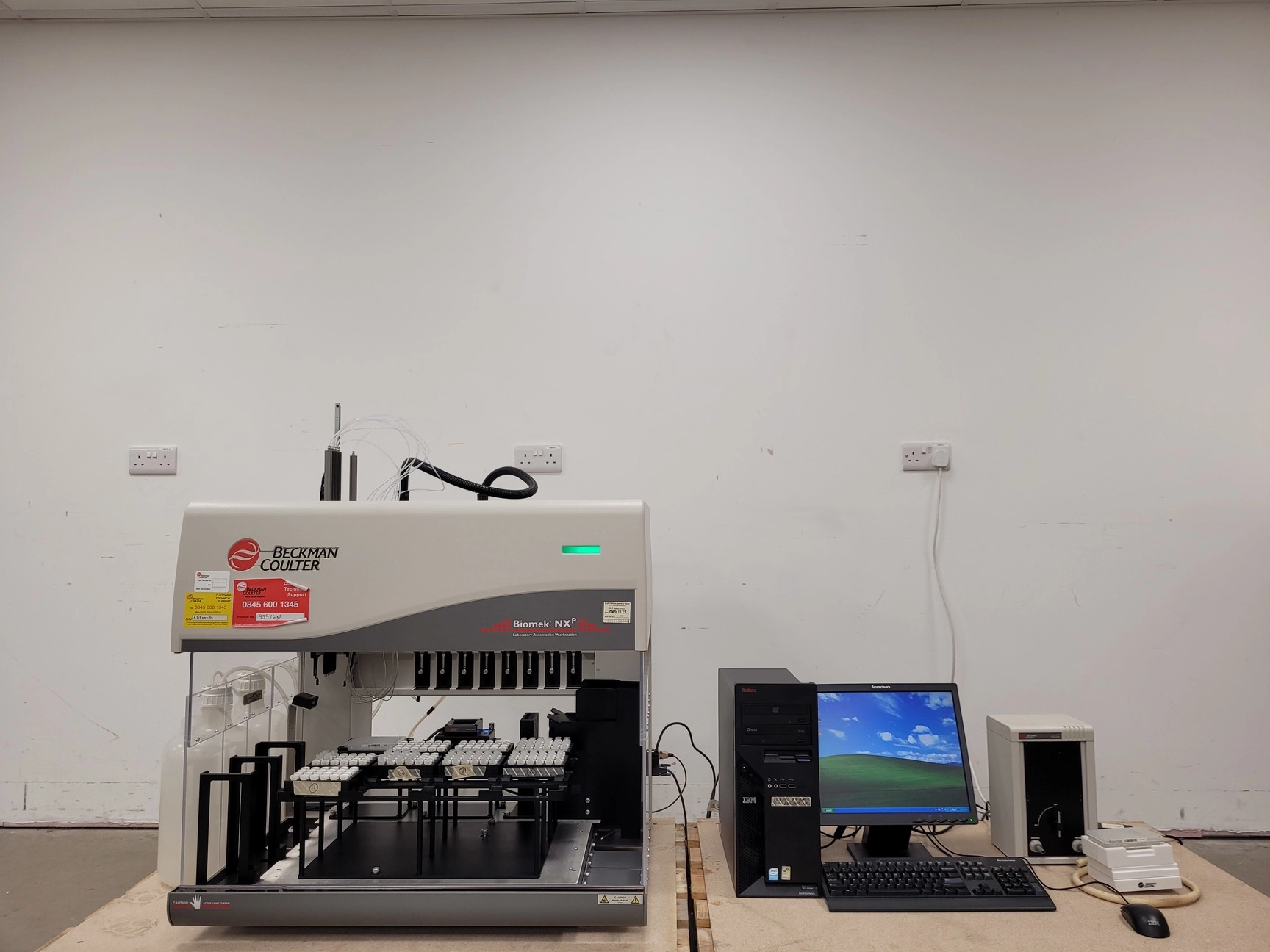 Beckman Coulter Biomek NXp Laboratory Automation Workstation  Cat no. A31840 Lab