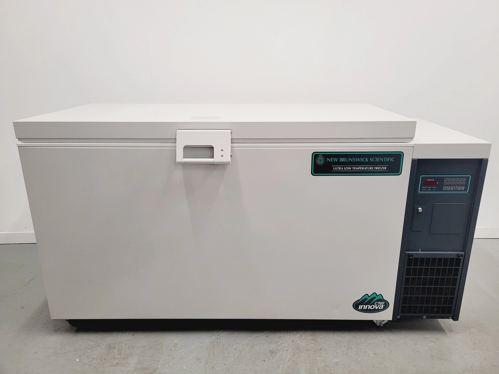 New Brunswick Scientific C760 Innova Ultra Low Freezer ULT Chest Freezer Lab