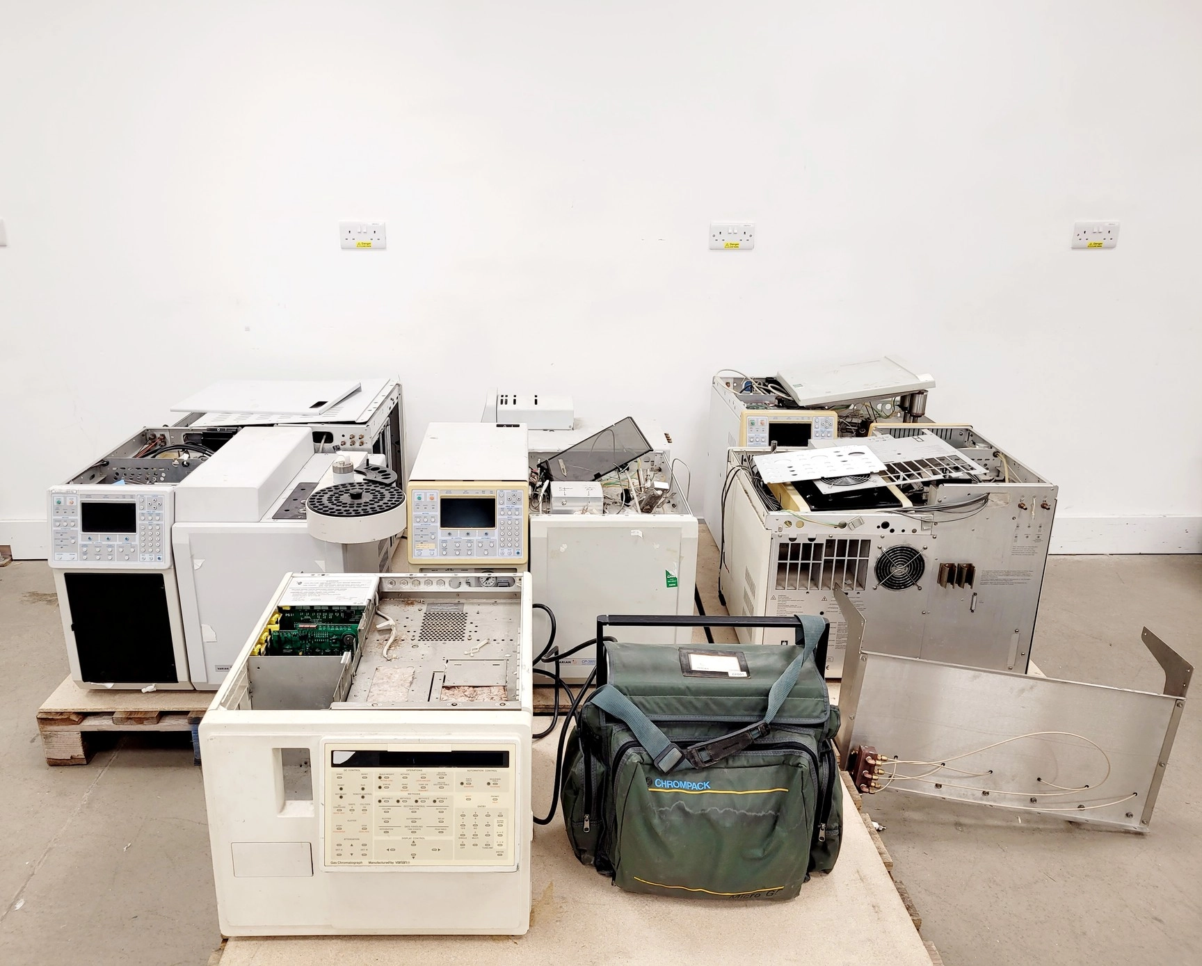 Job Lot of Varian GC Systems Gas Chromatograph Spares or Repairs Lab