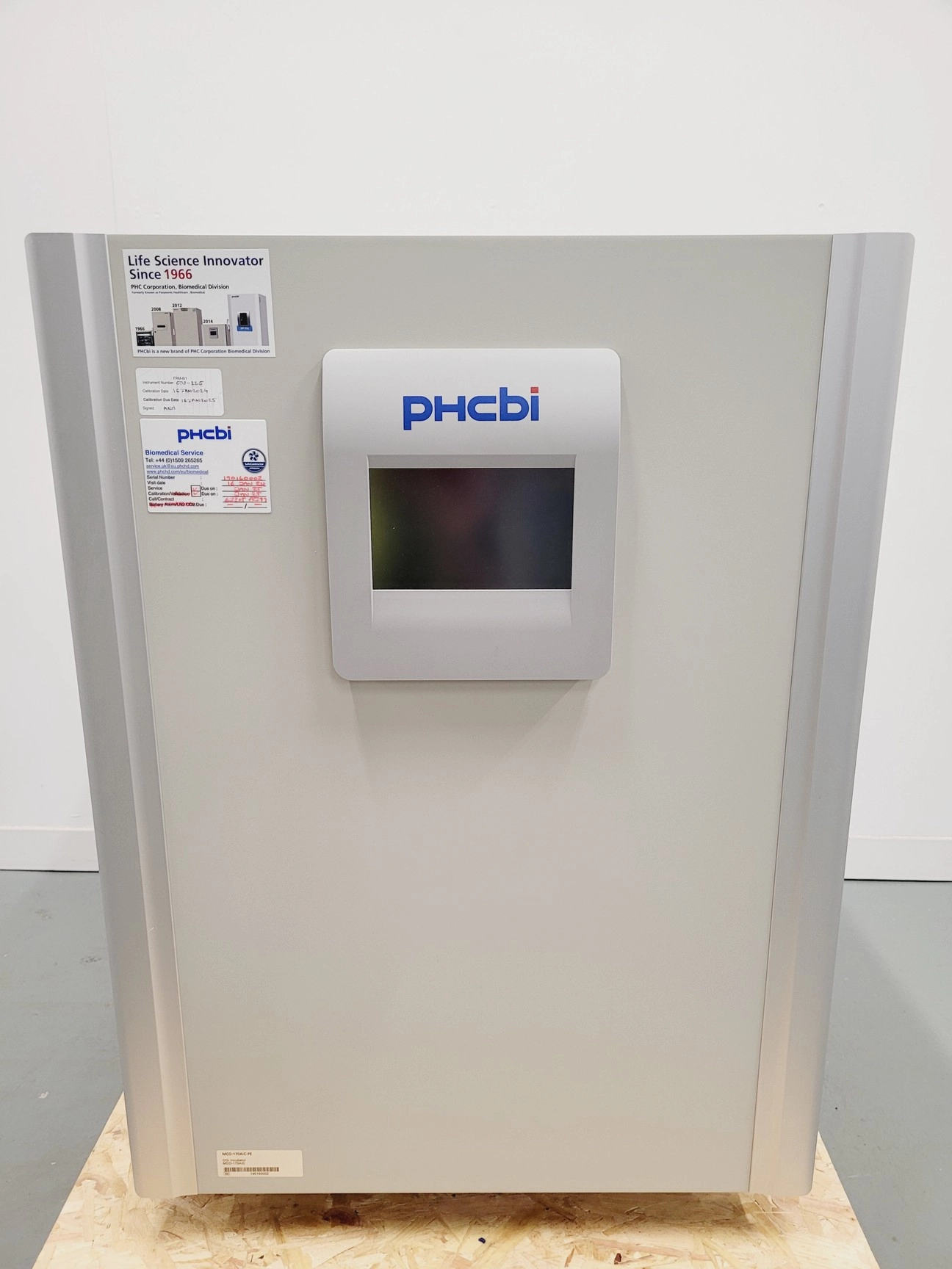 PHCBI CO2 Incubator Model MCO-170AICD-PE With Shelving And Tray Lab