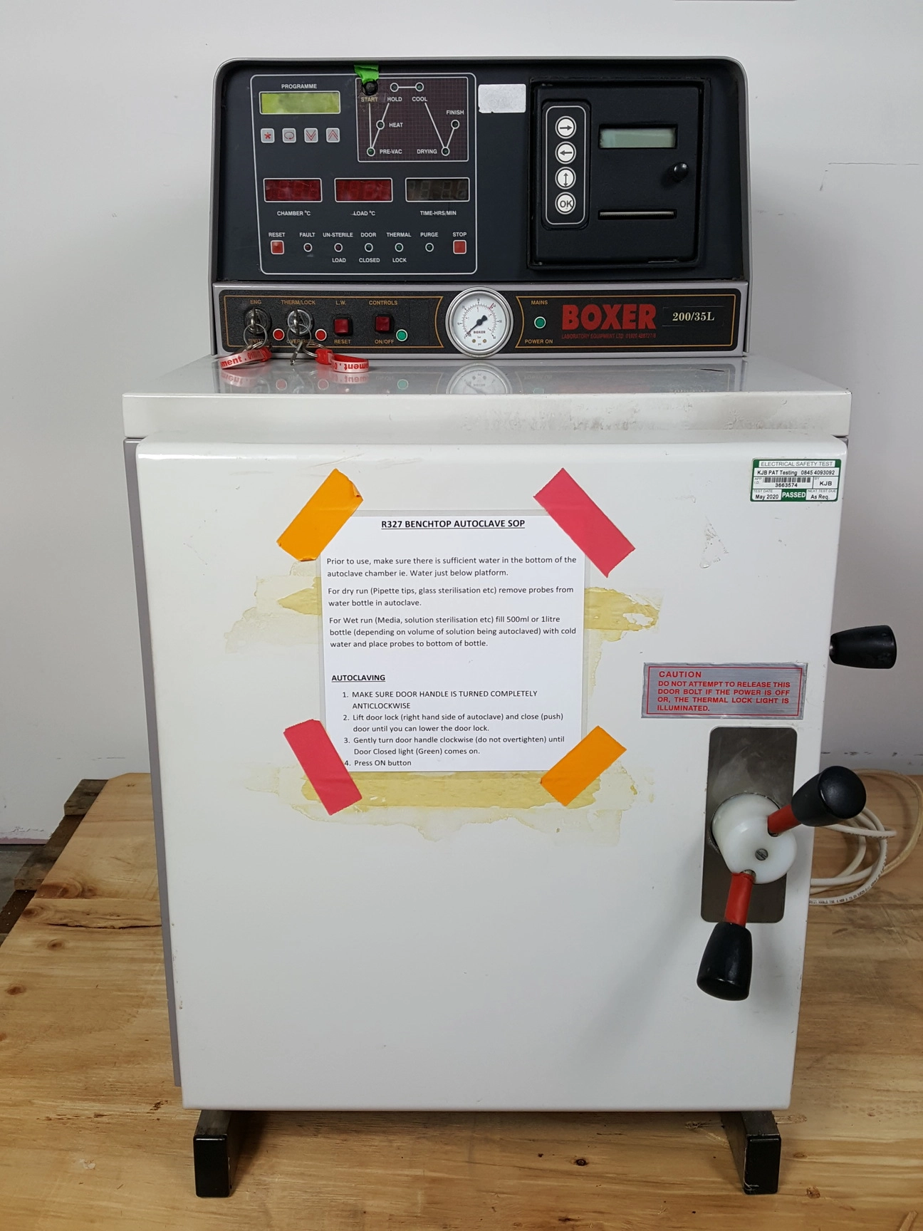 Boxer Front Loading Laboratory Steam Sterilisation Autoclave 200/35LR Lab