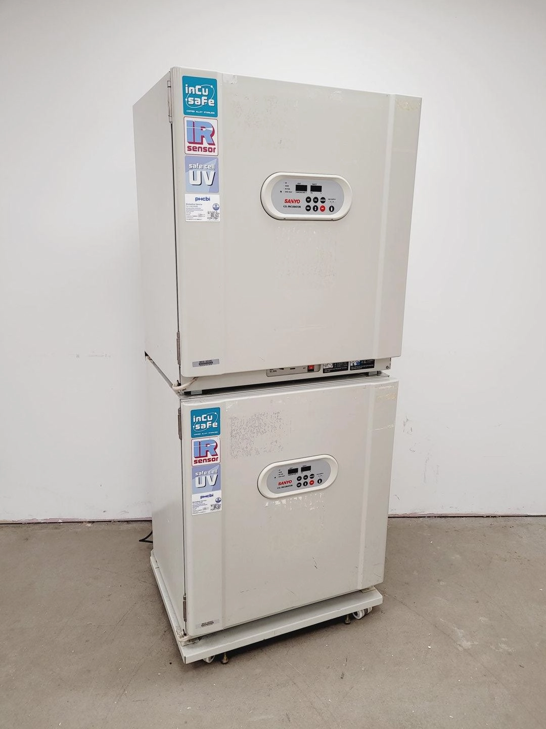 Sanyo Type MCO-20AIC CO2 Laboratory Incubator Double-Stack  lab