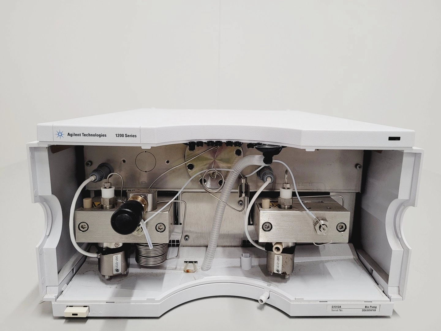 Agilent Technologies 1200 Series HPLC G1312A Binary Pump Lab