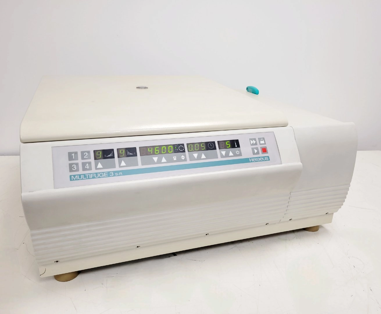 Kendro Heraeus Multifuge 3 S-R Benchtop Centrifuge with 6445 4600rpm Rotor Lab