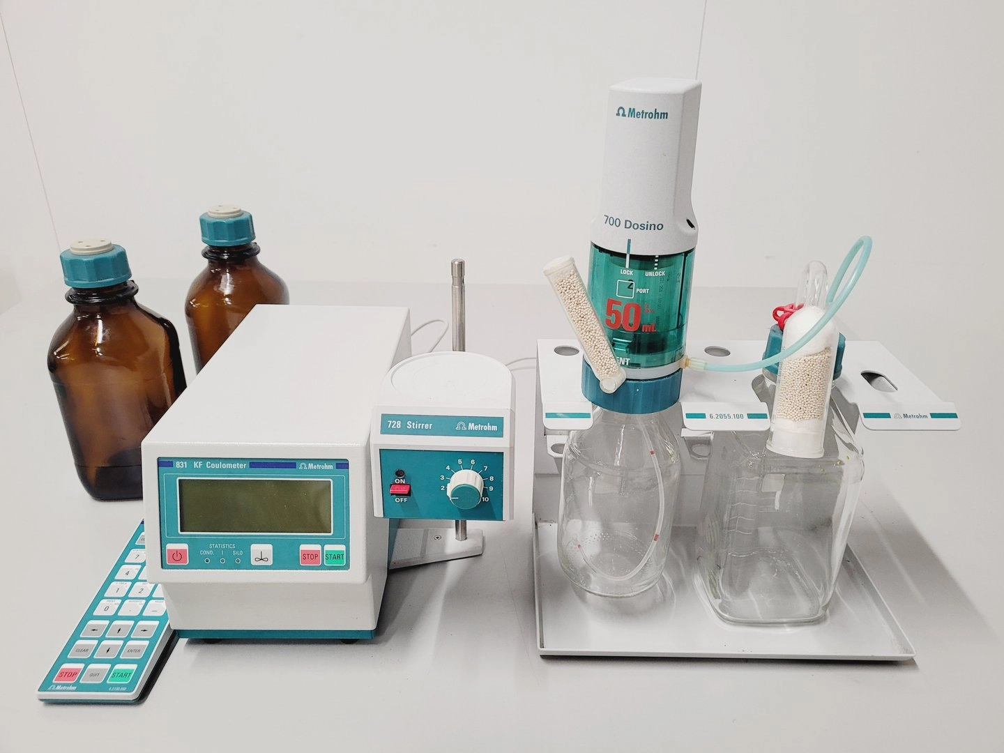 Metrohm 831 KF Coulometer System with Keypad, Magnetic Stirrer and Accessories