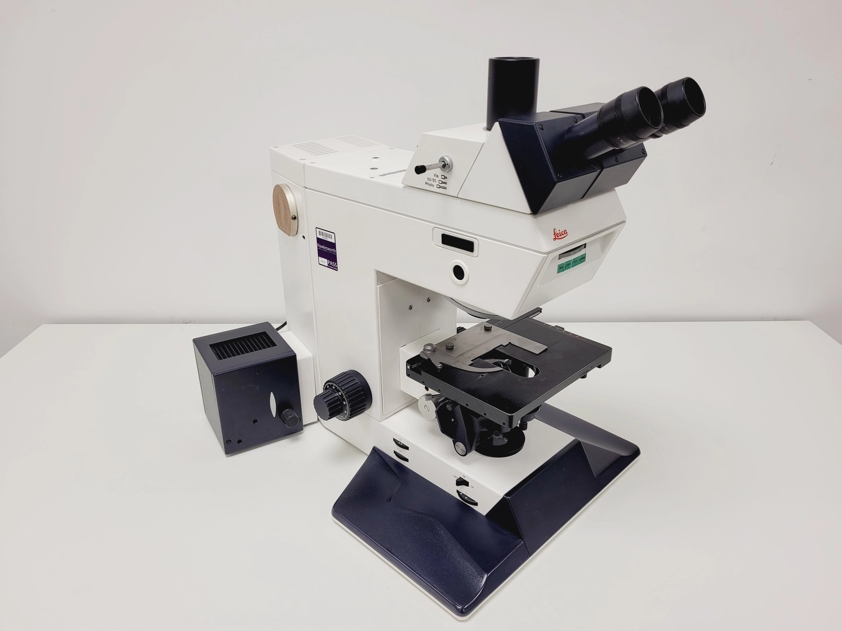 Leica Leitz DMRB Type 301-371.010 Trinocular Fluorescence Microscope Lab