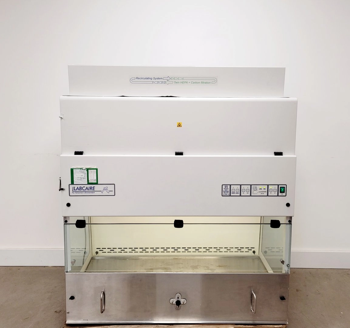 Labcaire Model SC12R Recirculating Class II Safety Cabinet Lab