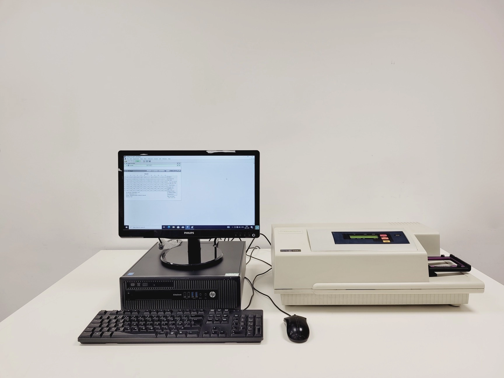 Molecular Devices SpectraMax Gemini EM Microplate Fluorescence Reader System Lab