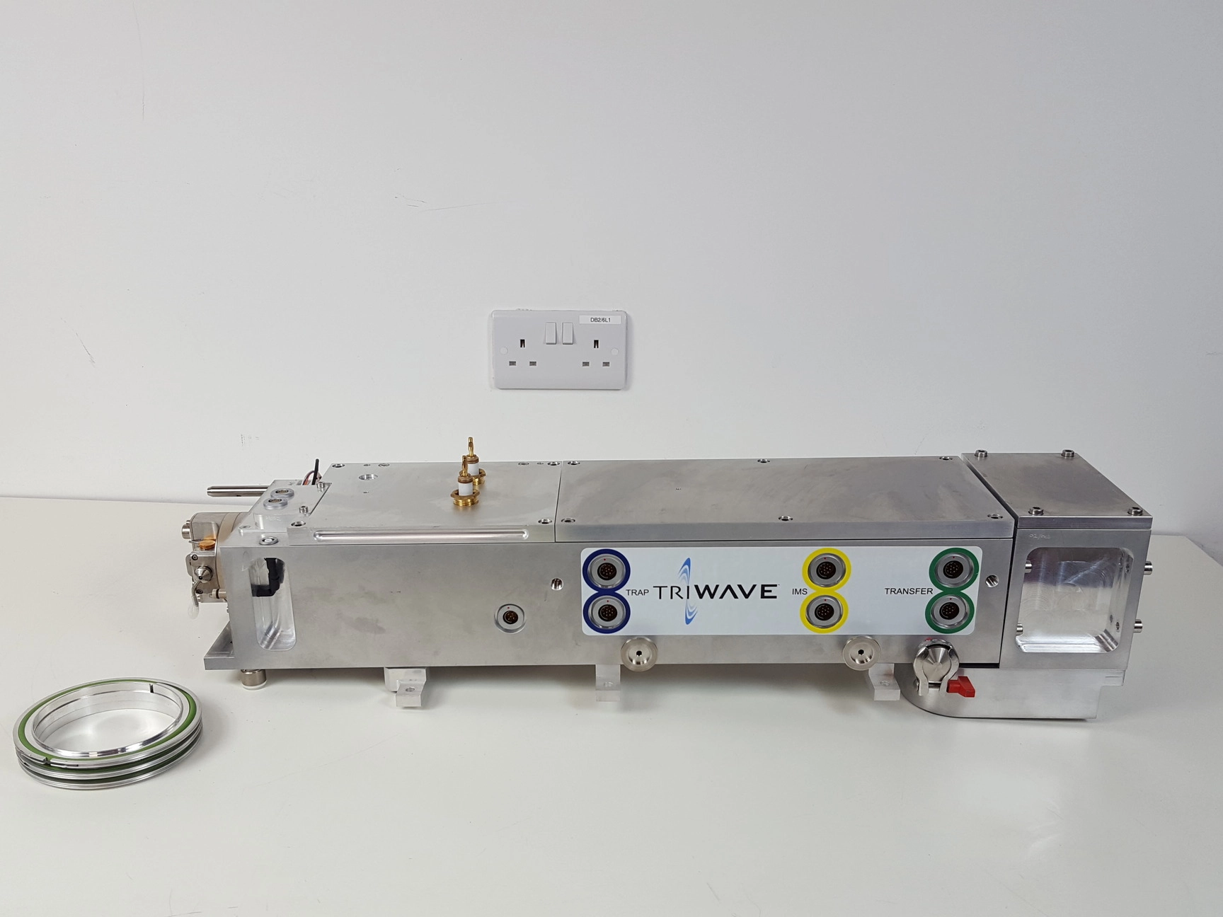 Waters Trap TriWave 289002940 M95B2227C1 T-Wave Mass Spectrometry Device Lab