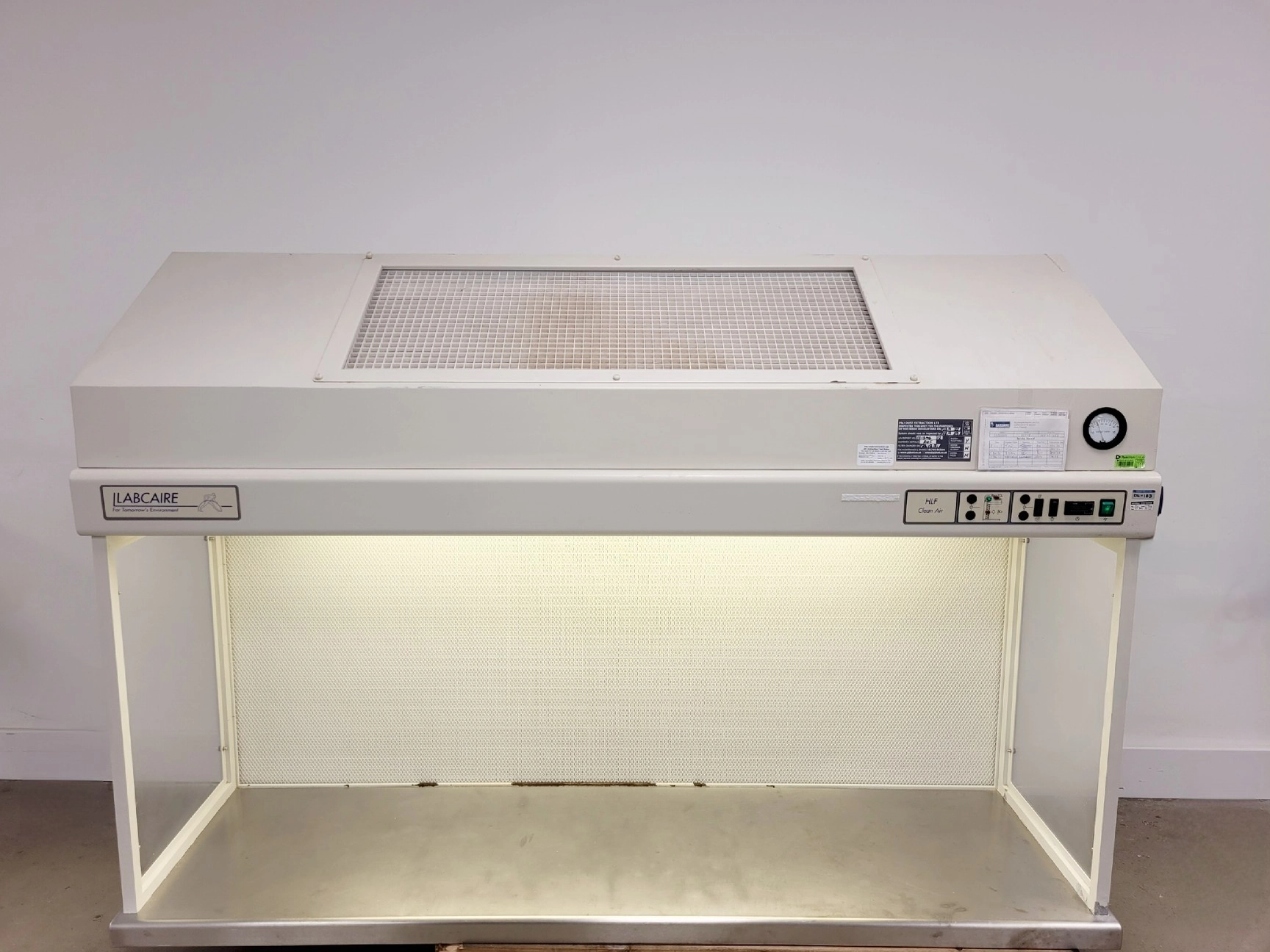 Labcaire HLF18 Laminar Flow Cabinet Lab