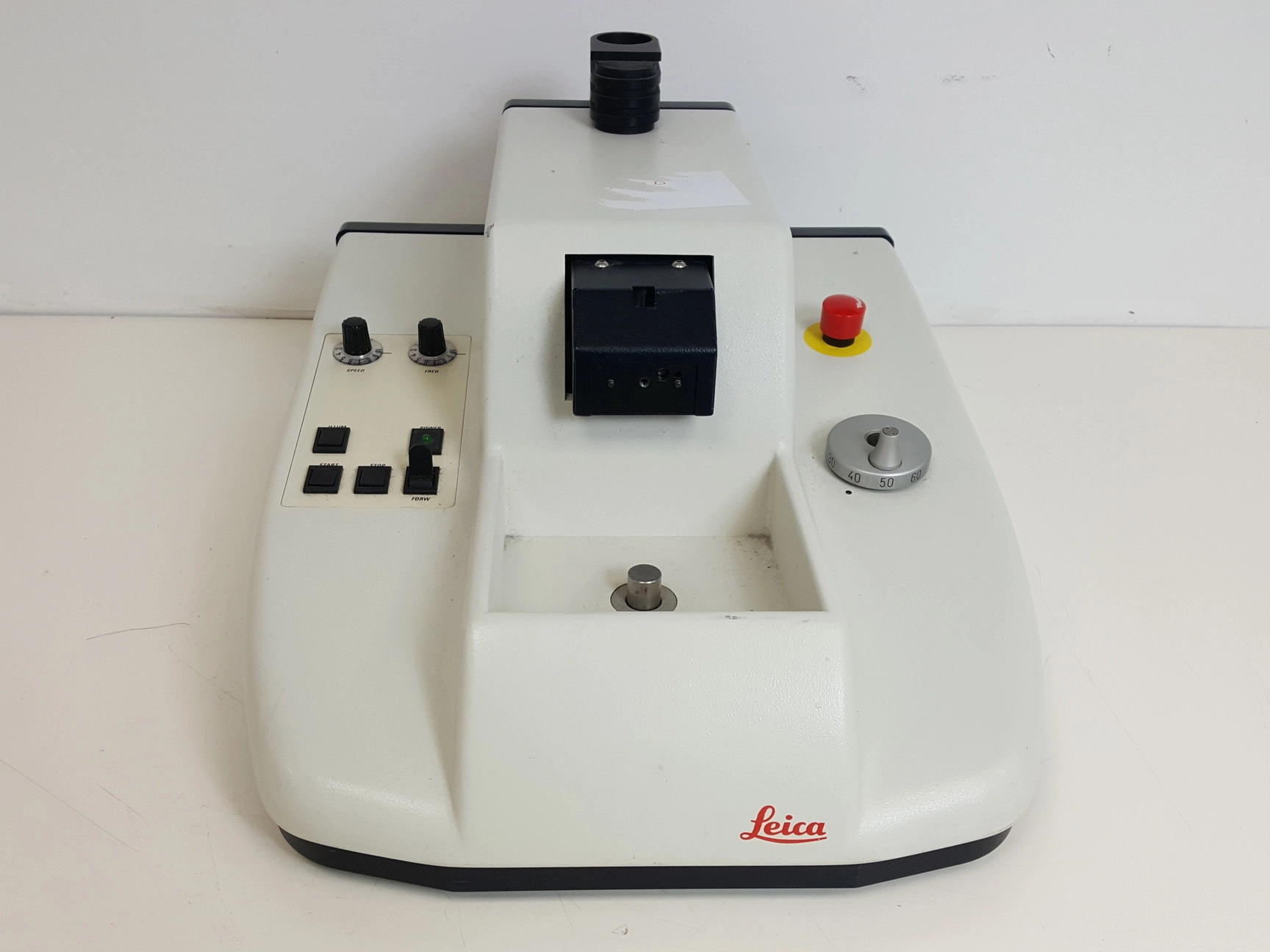 Leica VT1000M Vibrating Blade Microtome  Cat no. 046230337 Lab