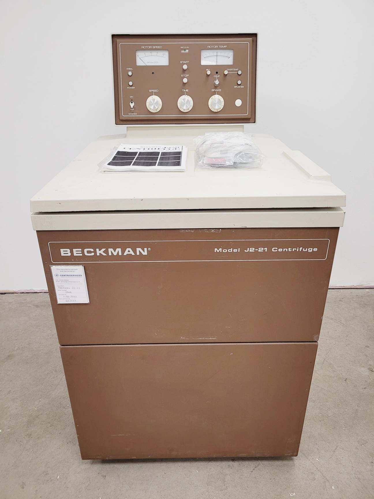 Beckman Centrifuge  Model - J2-21 with JA-10 10000rpm Rotor Lab