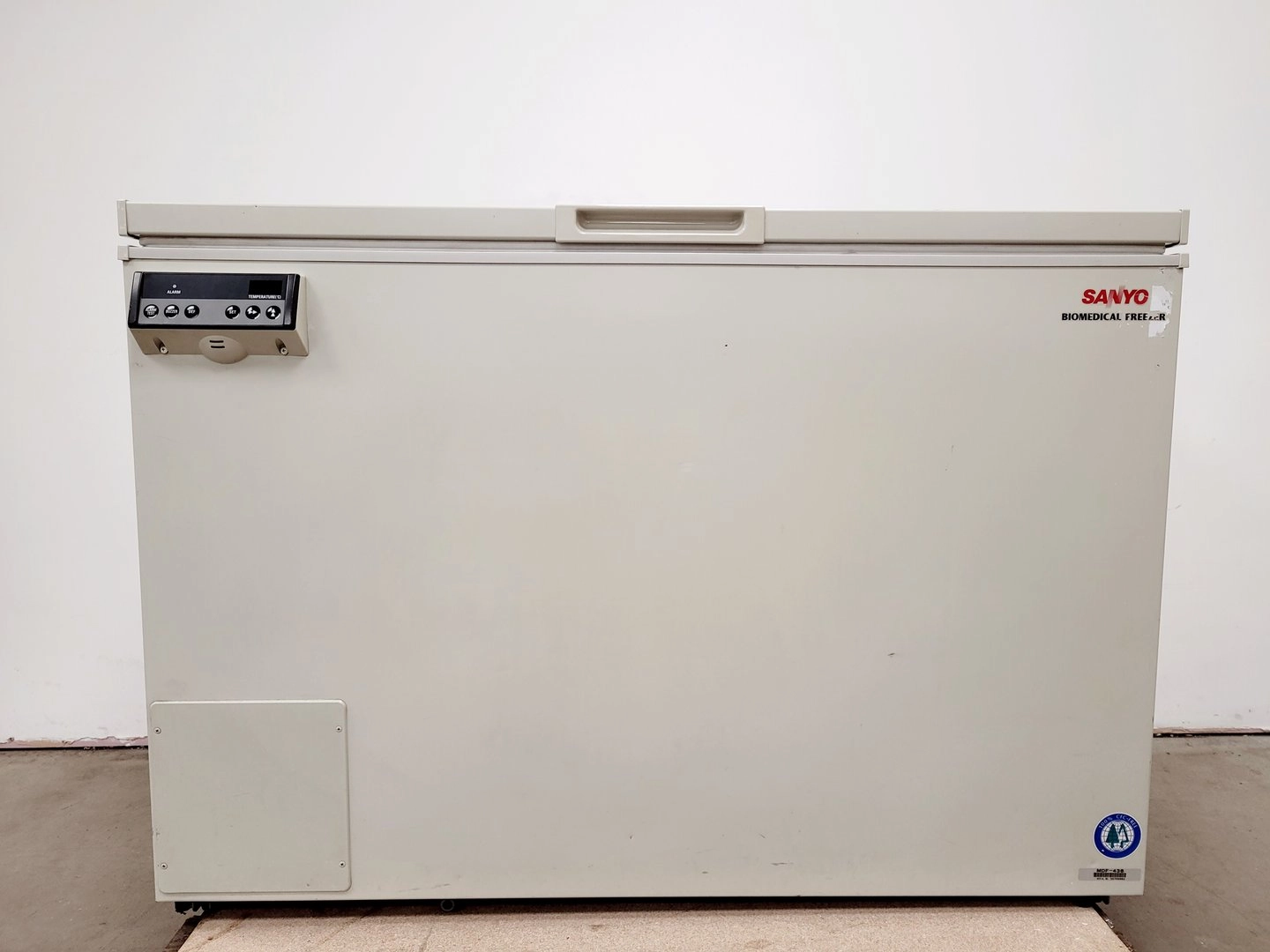 Sanyo Biomedical Laboratory Chest Freezer MDF-436 Lab