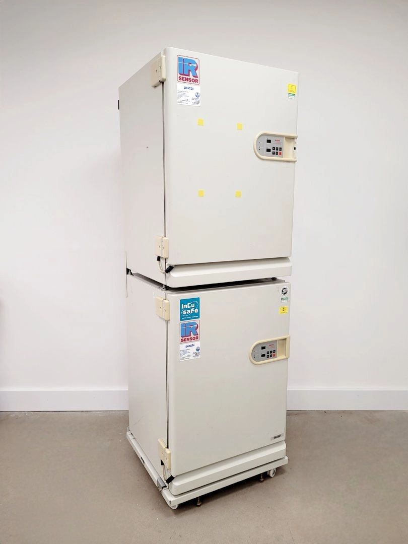 Sanyo Laboratory CO2 Incubator Stack  Models - MCO-17AIC / MCO-17AI Lab